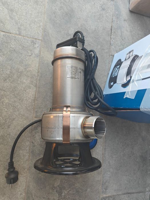 Pompa submersibilă, Grundfos, inox, 6,67 l/s, 23,4x21x45,5 cm.nou.