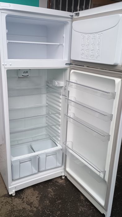 Frigider Ariston Hotpoint.Asigur Transport București și Ilfov