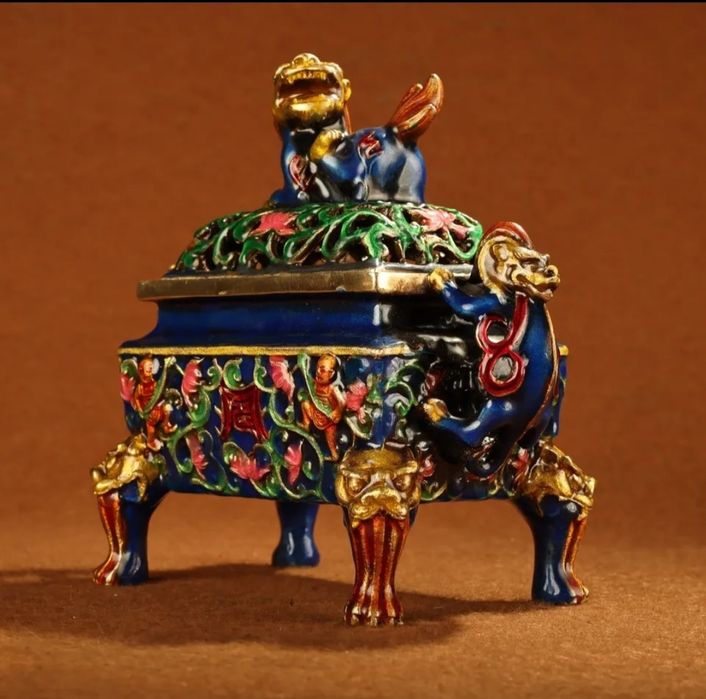 Красива антична кутия