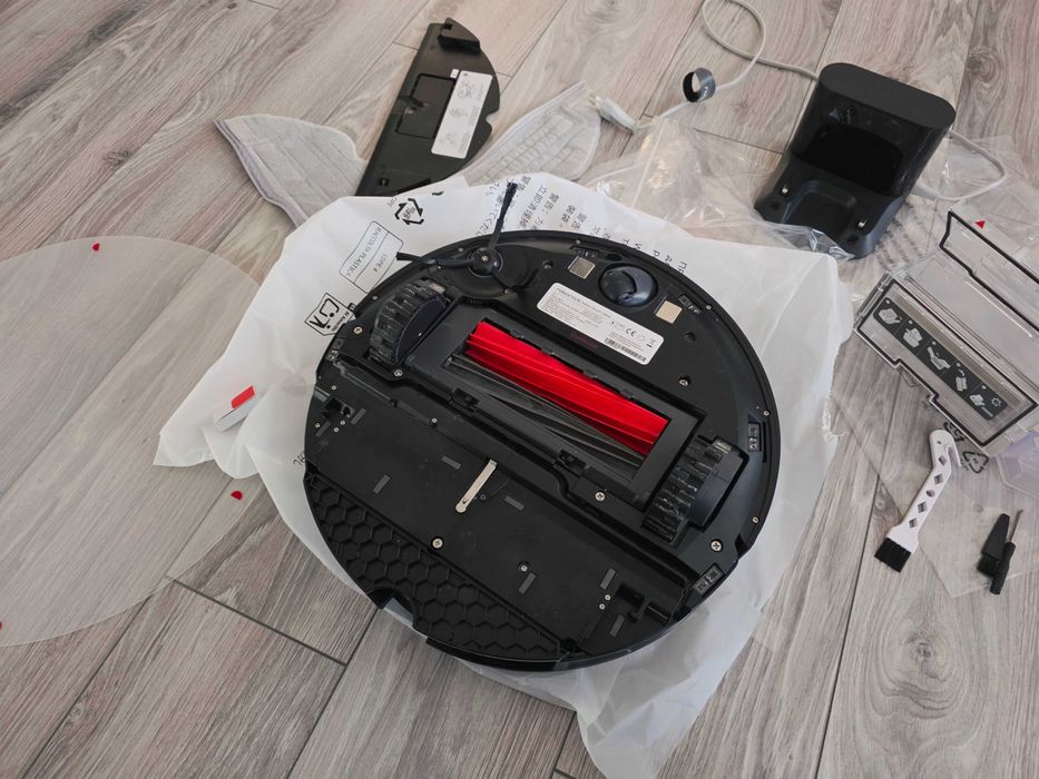 Aspirator robot Roborock S8