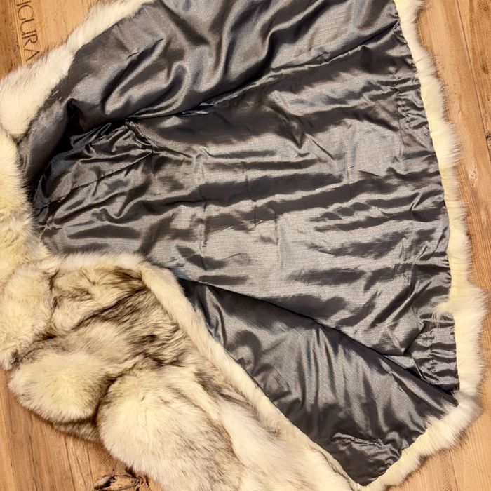 Палто от сребърна лисица