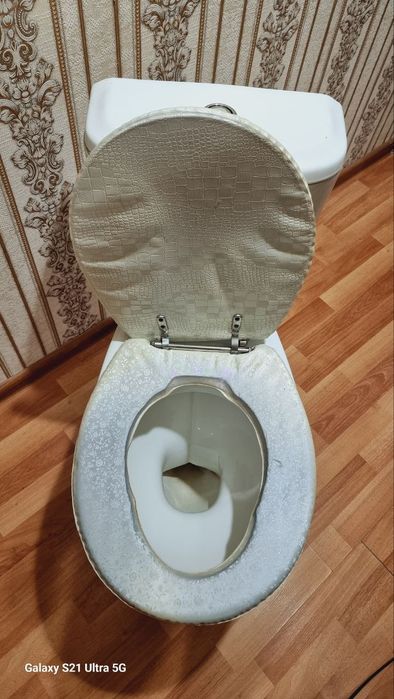 Unitaz (Унитаз) sotiladi