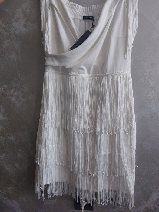 Чисто нова Бяла рокля с ресни