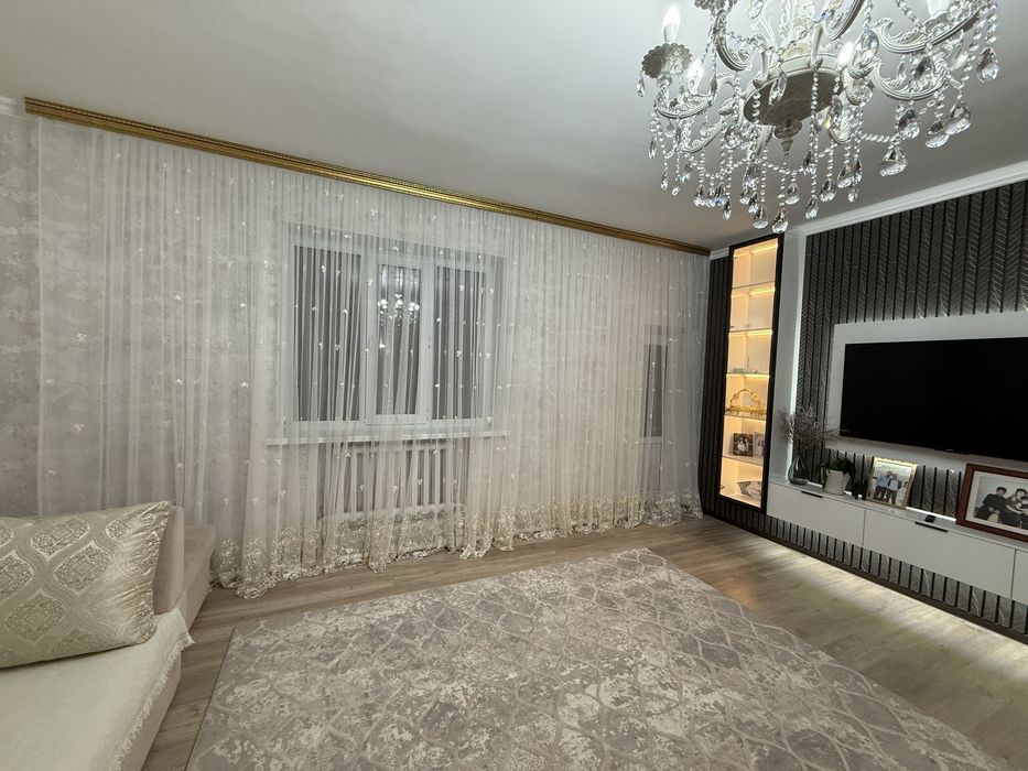 Продам тюль в зал! Оченб красивая .