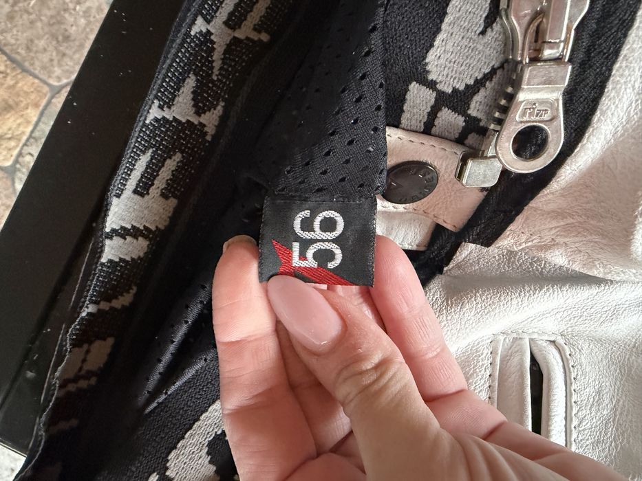 Мото екипи и ботуши Dainese