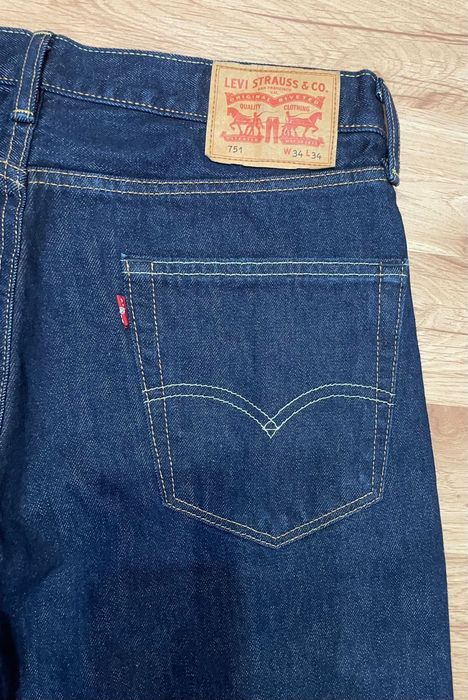 Blugi Levi’s 401