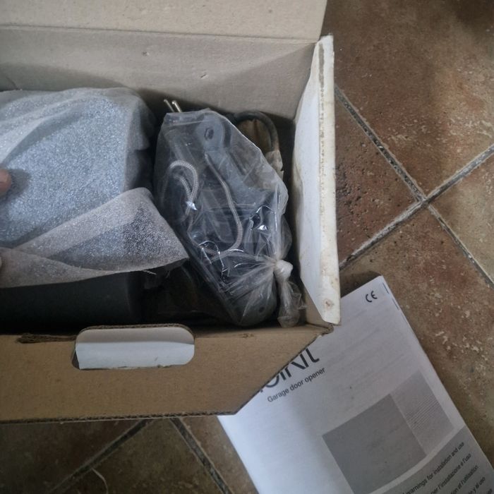 Sistem automat de închidere ușa garaj Nice