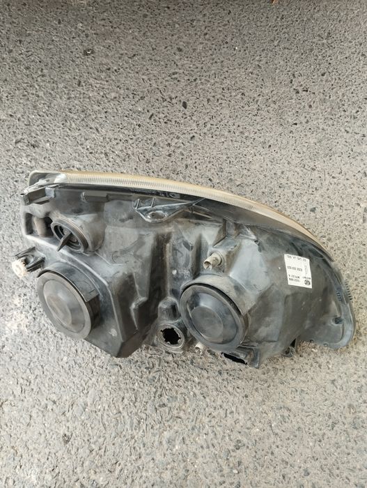 Vând faruri de Renault Clio Symbol an 2007