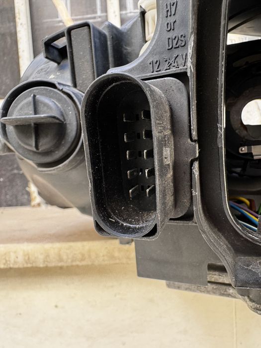 Фар Audi A3 8p xenon ксенонов ксенон