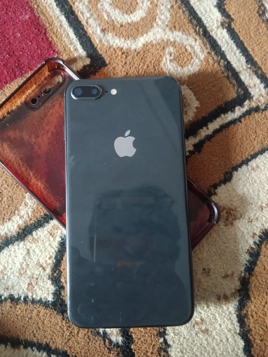 iPhone 8 plus продам