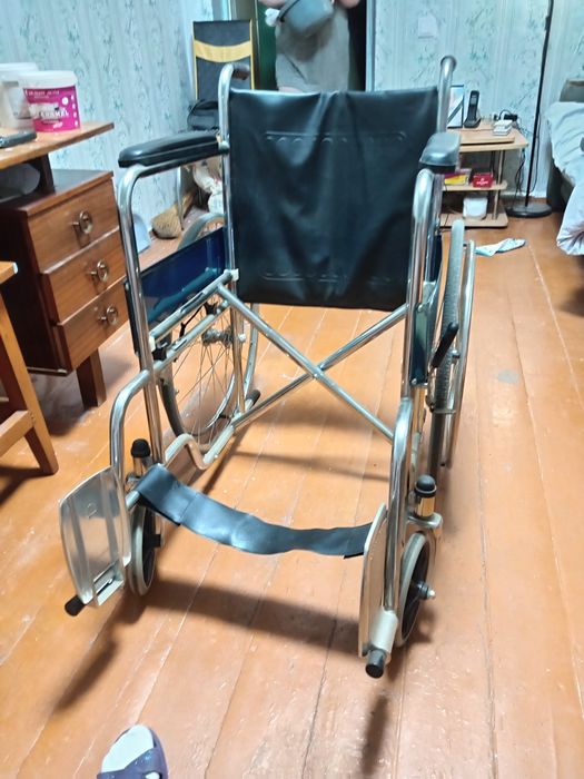 Инвалидное кресло