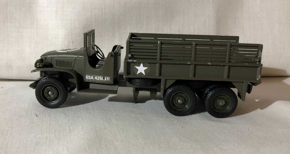 Macheta militara GMC CCKW 353 6x6 Solido metal scara 1/50