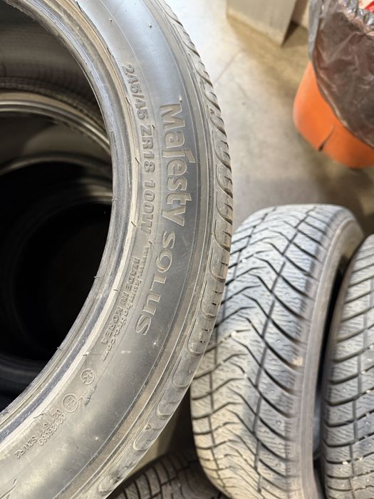 Продам шины 245/45R18 Kumho летние