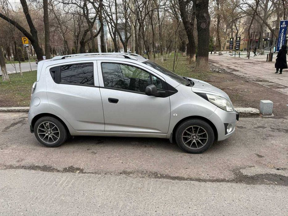 Спарк своя машина