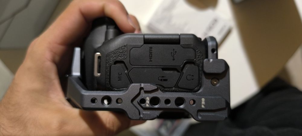 Canon R7 + кейдж + карта 64GB + батерия