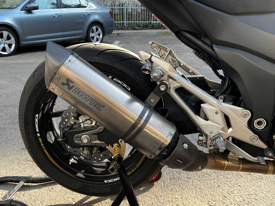 Kawasaki Z800 ABS | Akrapovic | Pirelli Diablo Rosso II