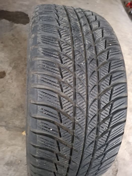 225/45R18 Bridgestone