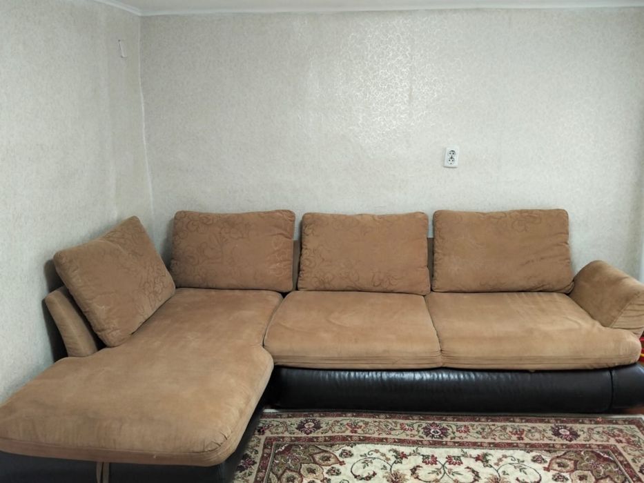 Продам диван.