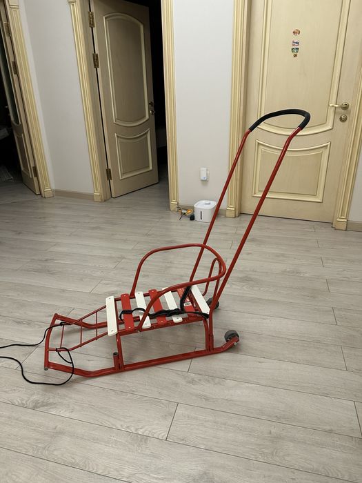 Продам почти новые санки