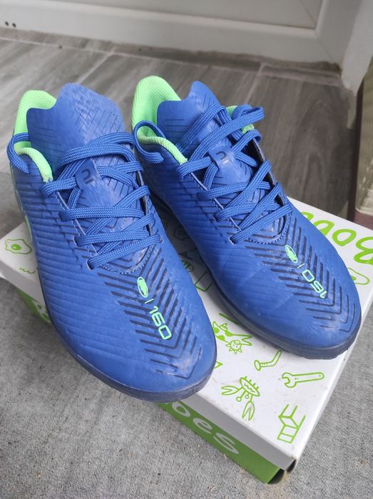 Adidași fotbal mărimea 35