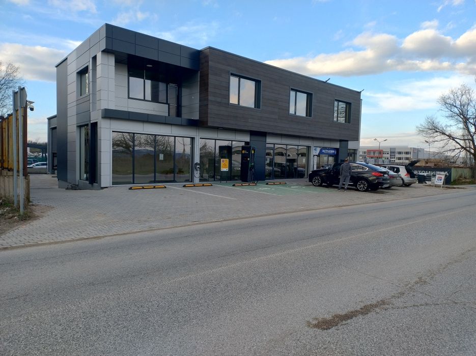 Дава се под наем Магазин в Асеновград - 88 кв.м за 698.19 € - Снимка #1