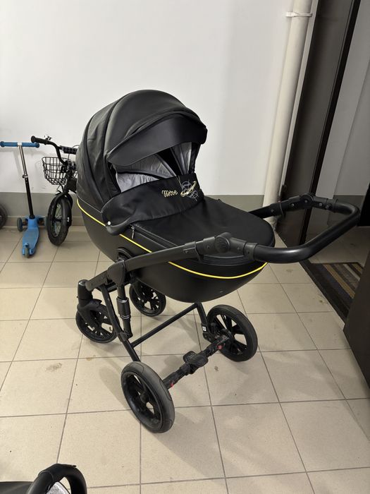 Продам коляску anex