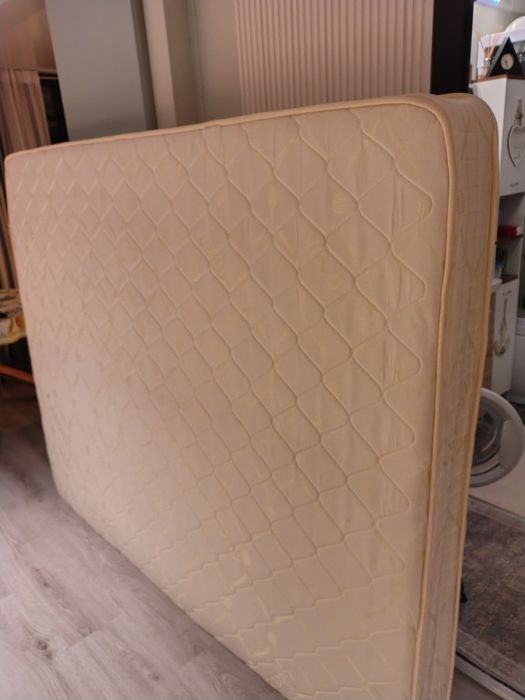 Mobila dormitor pat+saltea