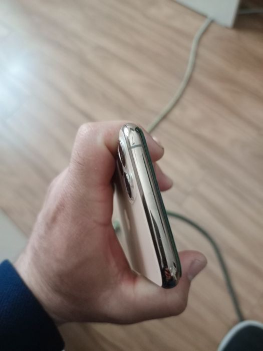 Ayfon 11 pro xolati yaxshi xammanarsai radnoy