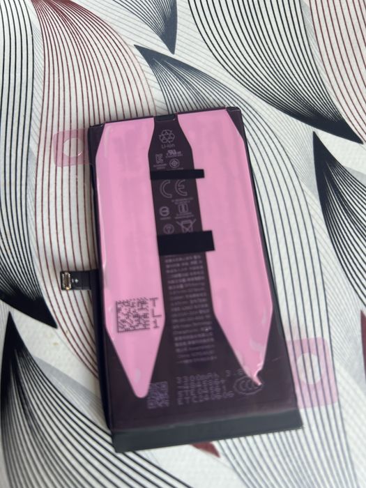 Чисто нова батерия за IPhone 14 неотваряна