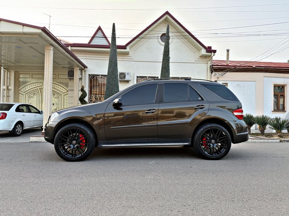 Mersedes ML 63 BRABUS Body Kit Состаяние Идеално Небитая Пробег 168000