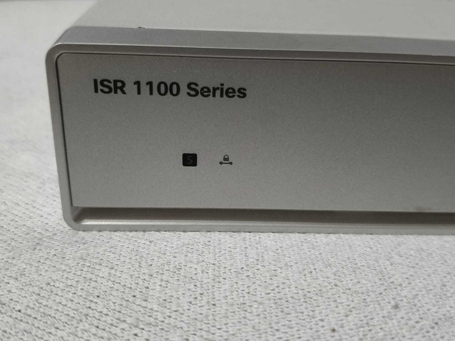 Switch Router CISCO, C1111-8P, ISR 1100 SERIES, fara sursa alimentare ...