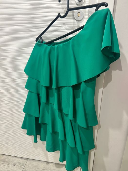 Асиметрична рокля