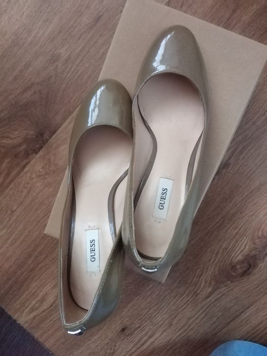 Туфли кожаные женские GUESS,