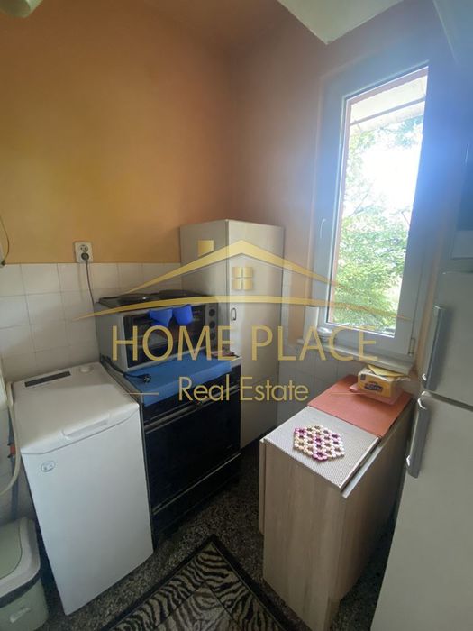 Дава се под наем Двустаен апартамент в Варна, Червен площад - 70 кв.м за 408 € - Снимка #1