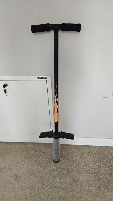 Bat pogo , bat saritor