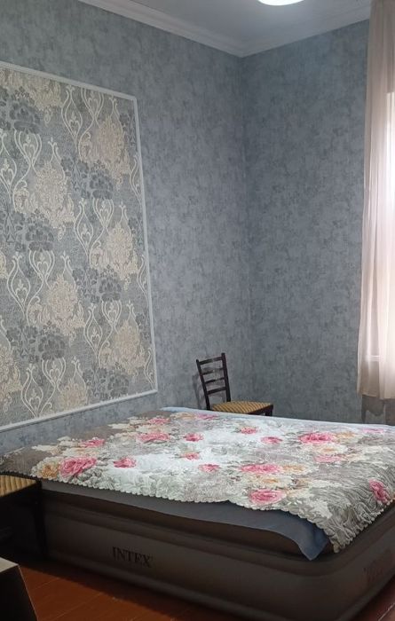 Квартира 5 комнат . Центр Янгиюля.