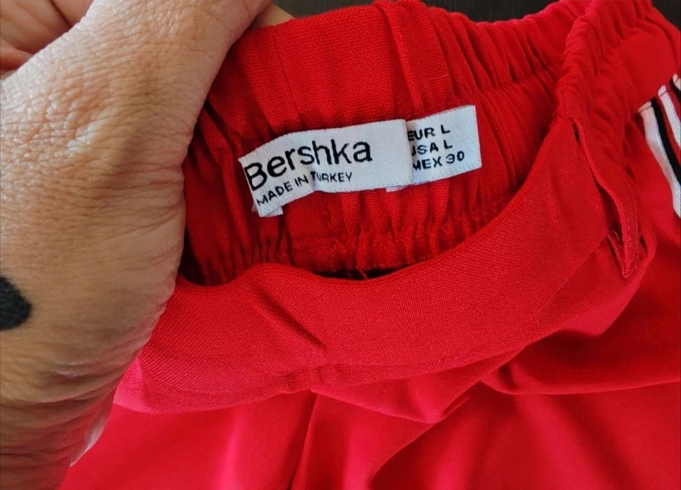 Pantaloni Bershka