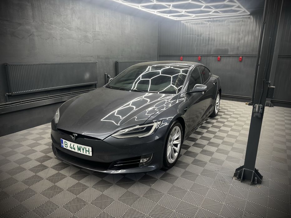 TESLA Model S 2020 — imagine 2