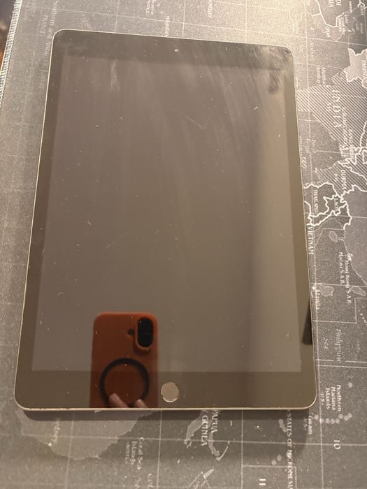 Tableta ipad 7 ios 18 impecabila