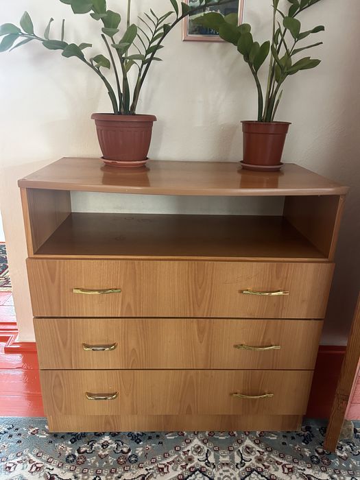 Комод с задвижками