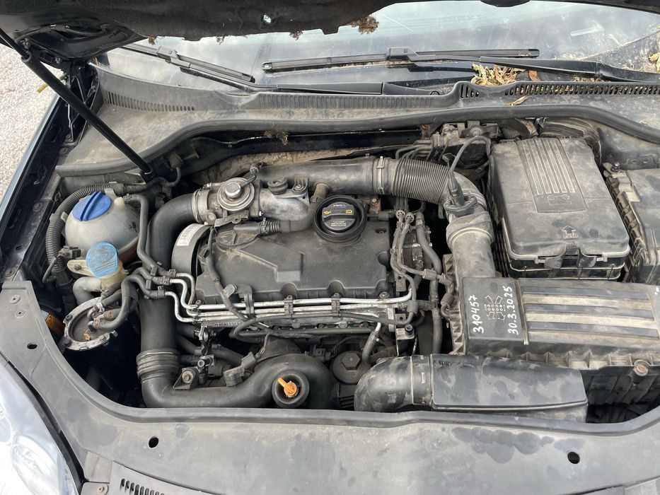 Фолксваген голф 5 1.9ТДИ 105к.с 6 скорости На Части