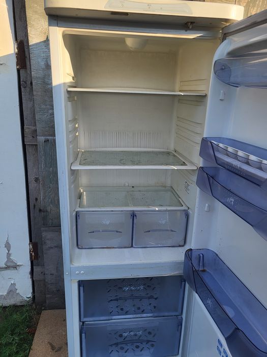 Продам холодильник
