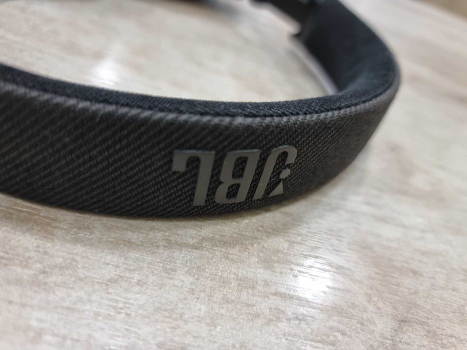 Безжични слушалки JBL LIVE 670NC