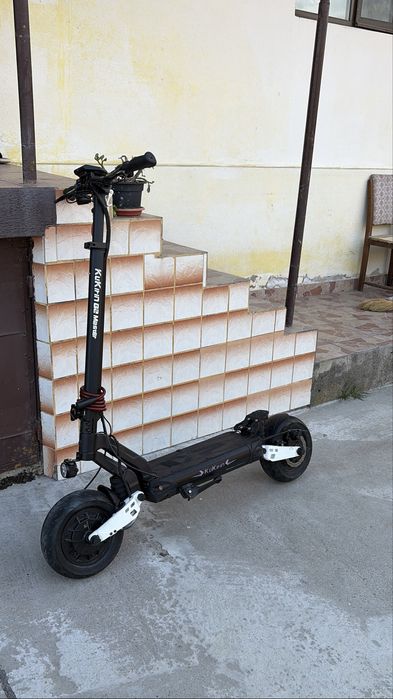 Vând trotineta kukirin g2 master
