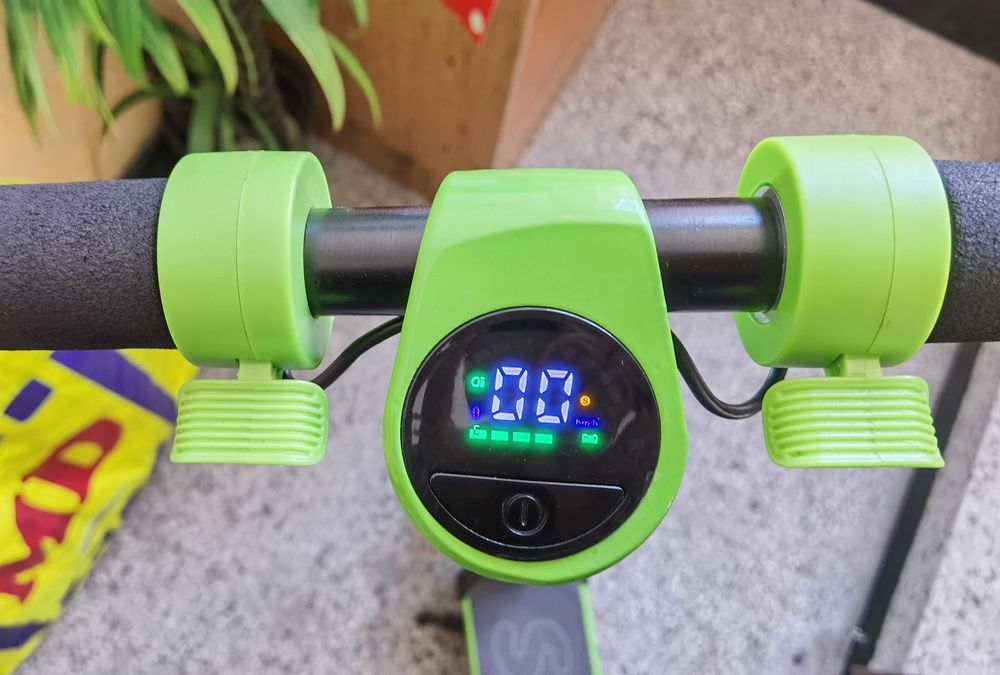 Детски електрически скутер/тротинетка