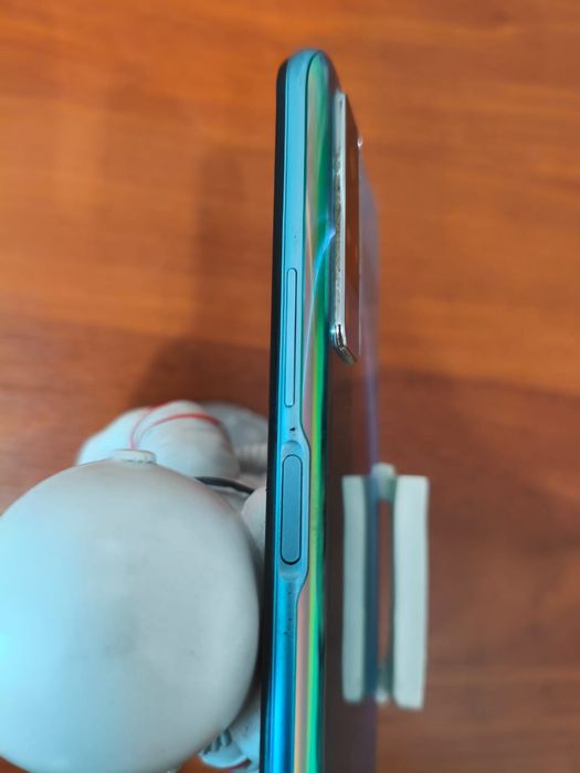 Продам телефон vivo Y53s