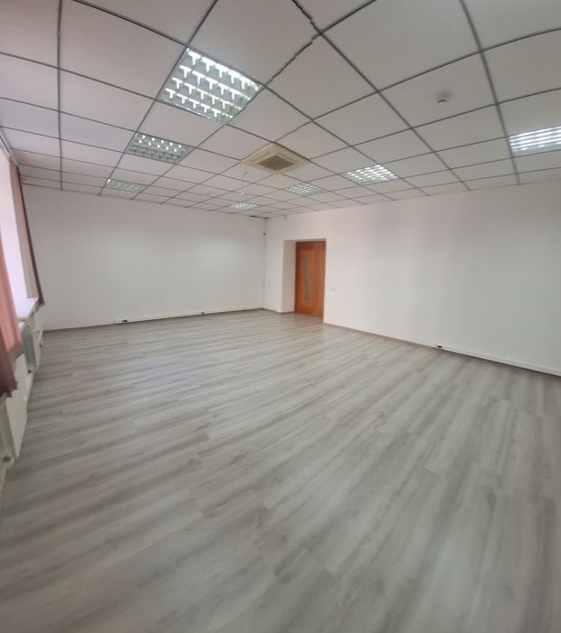 Офис,  40 кв,  на 2ом этаже