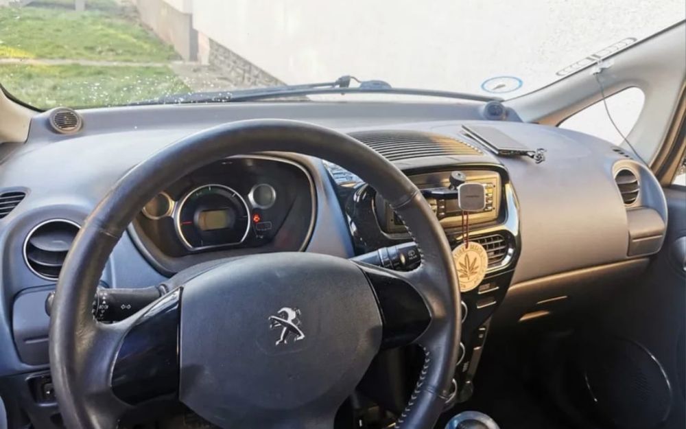 PEUGEOT iON 0 — imagine 5