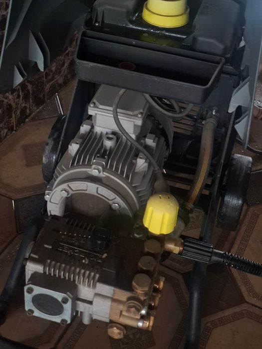 Мойка высокого давление Карчер