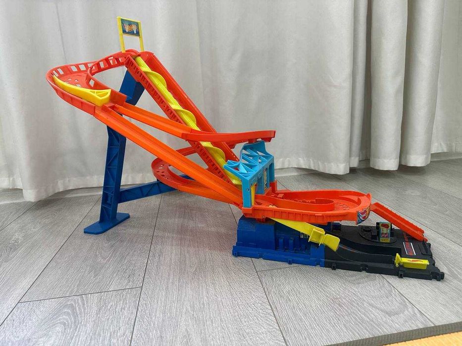 Mattel Hot Wheels Игровой набор Сити "Американские горки" ХОТ ВИЛС